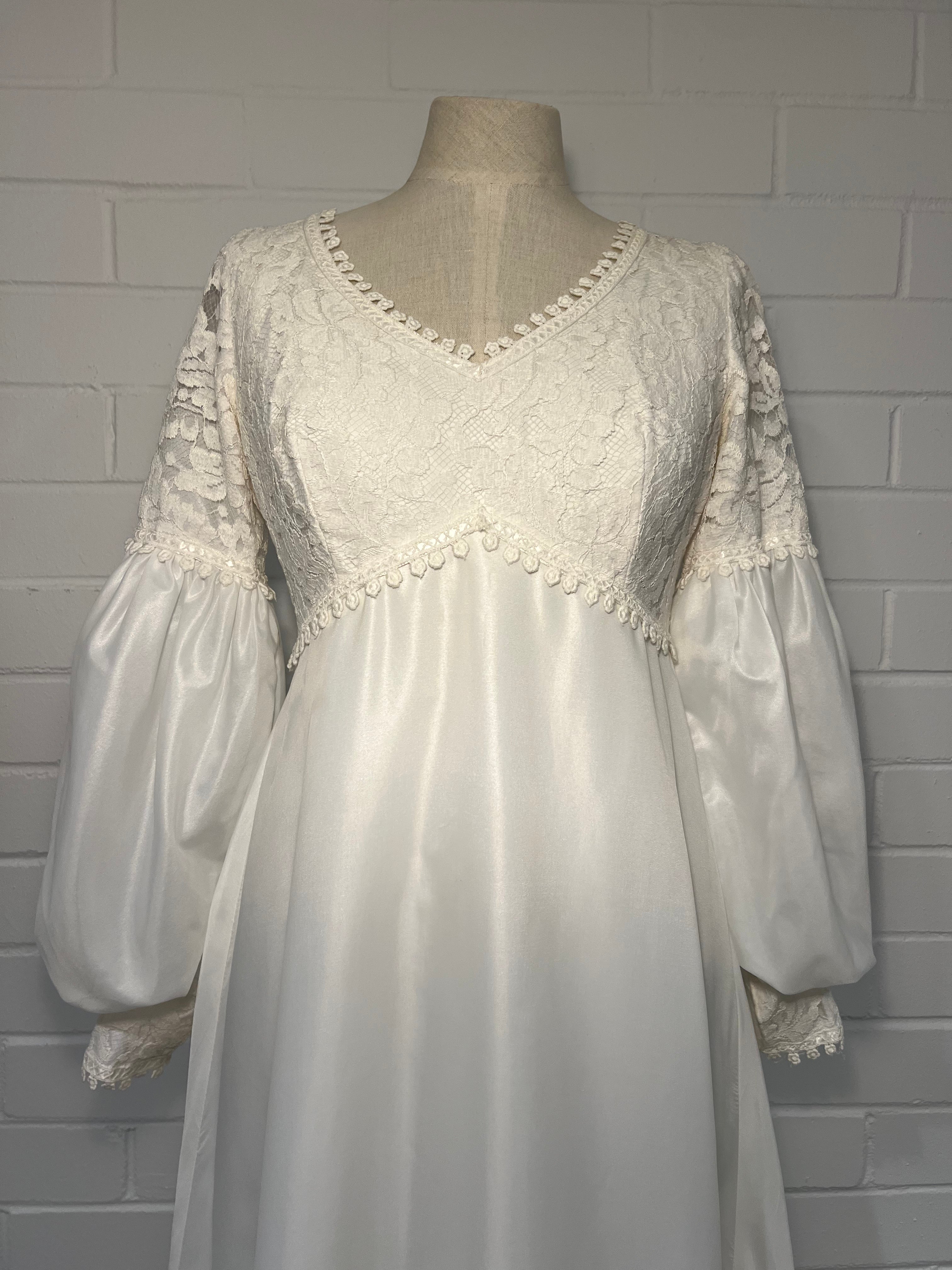 1970s Daisy Lace Empire Waist Dress