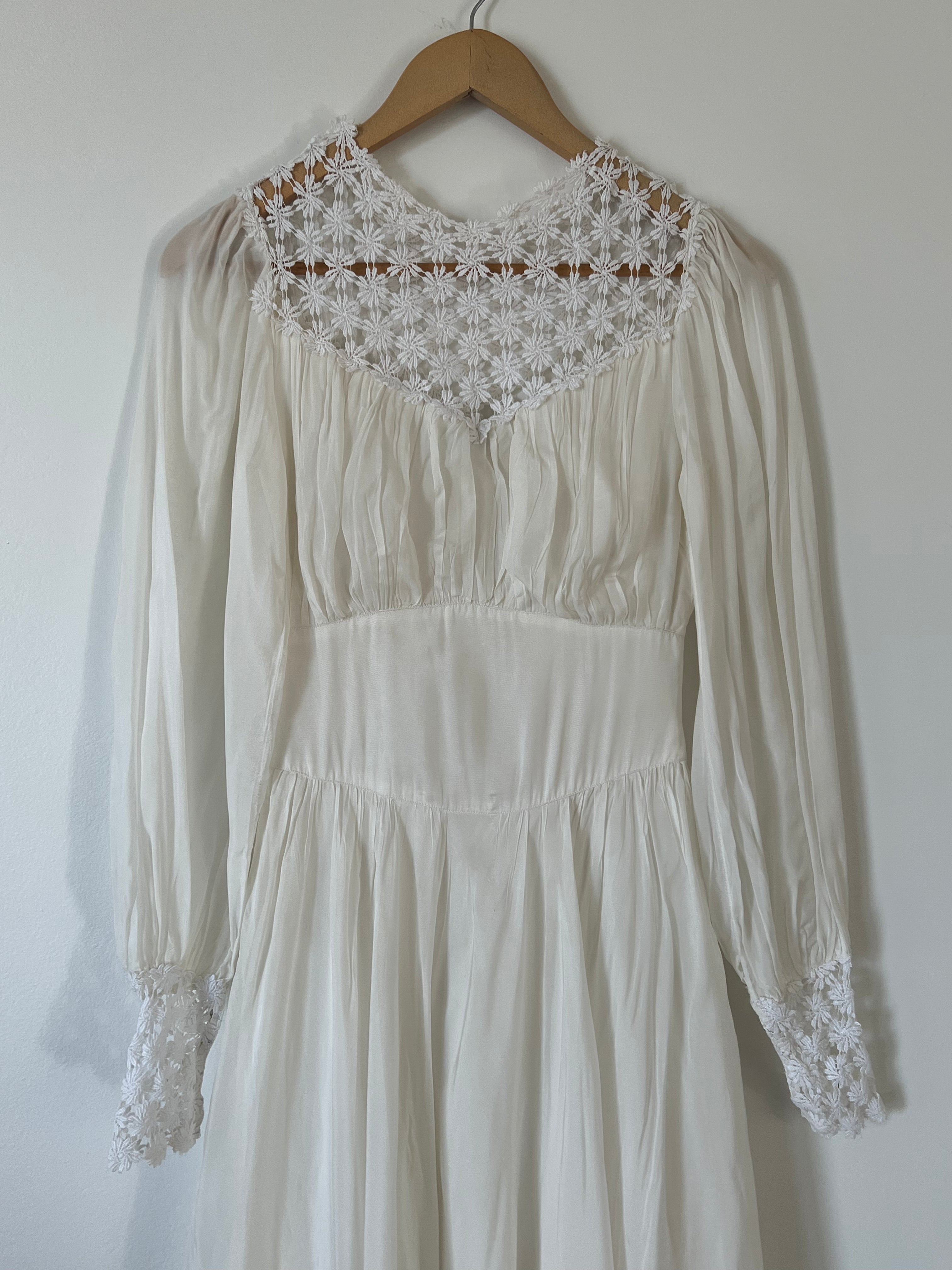 1970s Daisy Lace Dress