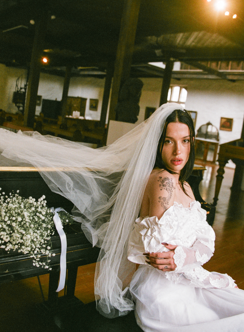 1990s Two-tier Cathedral Veil